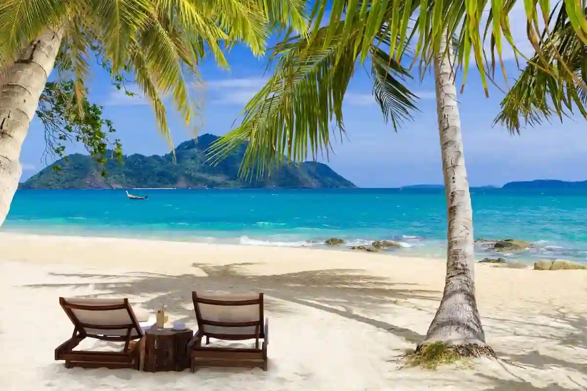 Phuket and Bangkok Spring Holiday Travel Program