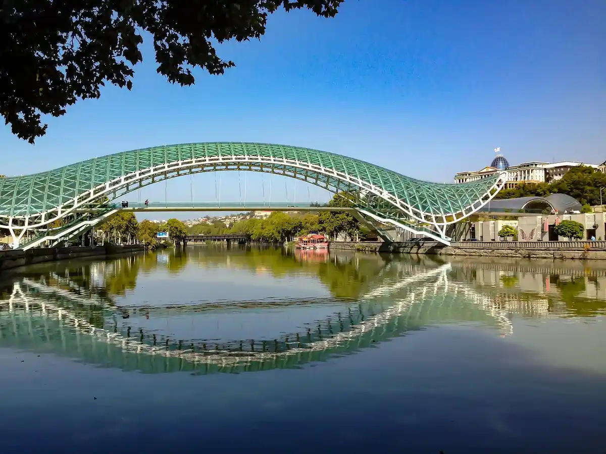 Bloom in Georgia: Eid Al-Futur Tours of Timeless Wonder
