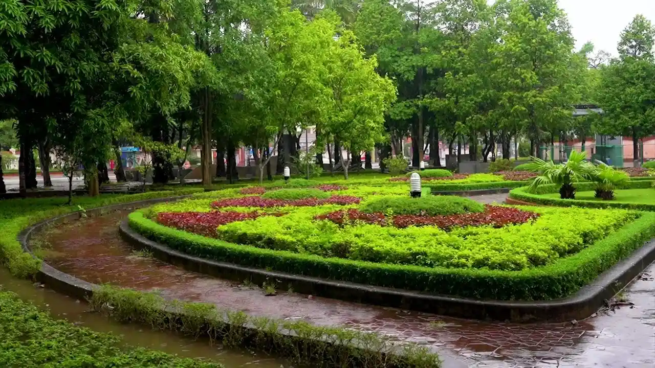 Bloom in Georgia: Eid Al-Futur Tours of Timeless Wonder