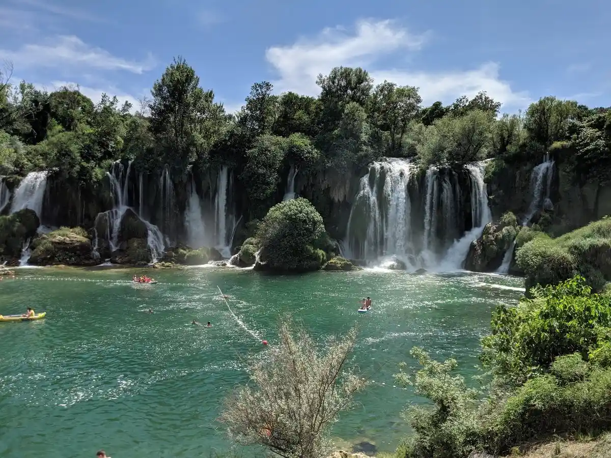 شلالات ستاربشكي بوك