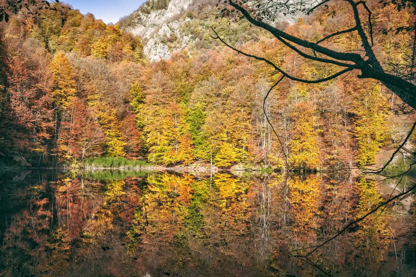  بحيرة نوهورغول في غابالا