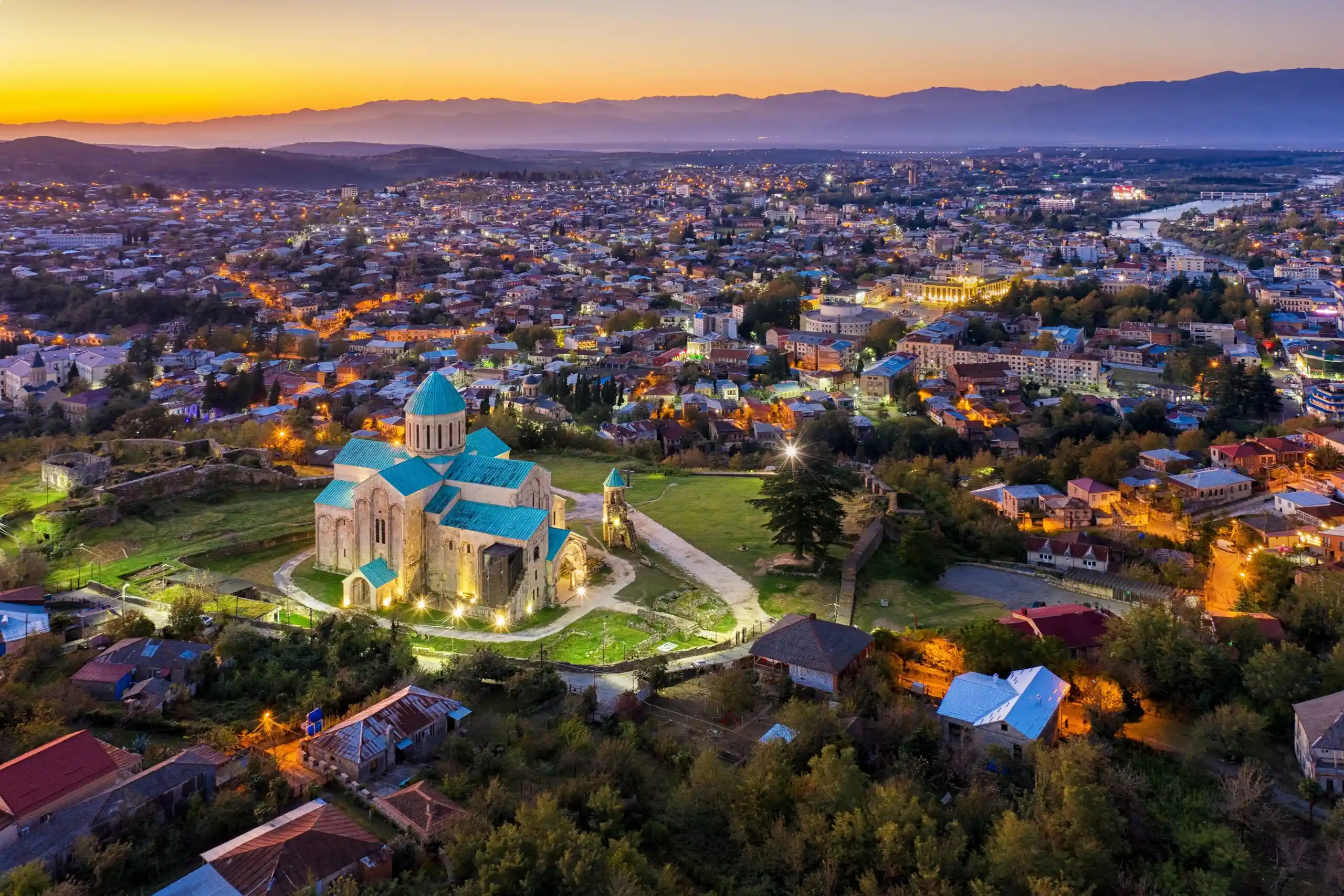Bloom in Georgia: Eid Al-Futur Tours of Timeless Wonder