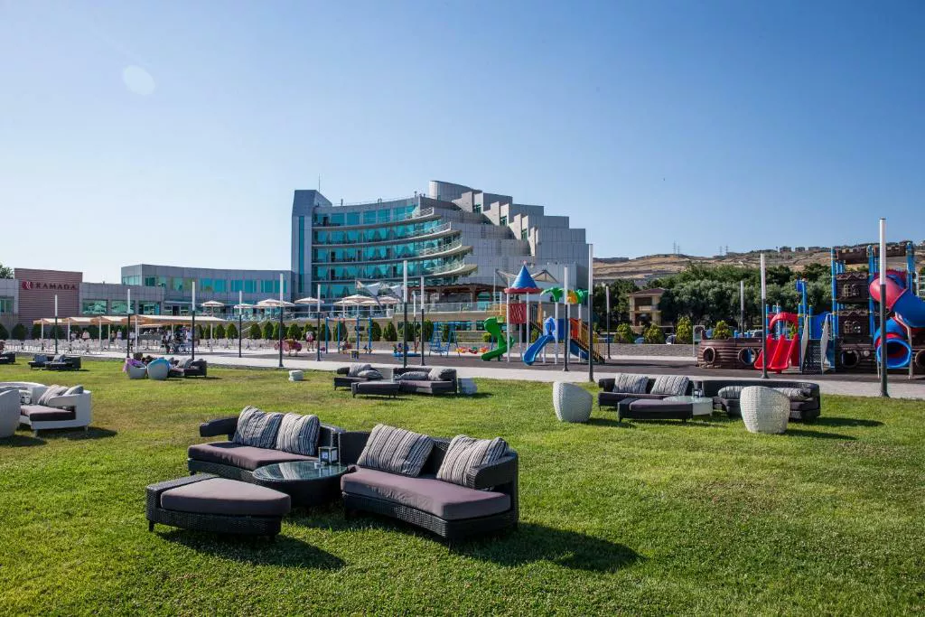 Baku Ramada By Wyndham Hotel