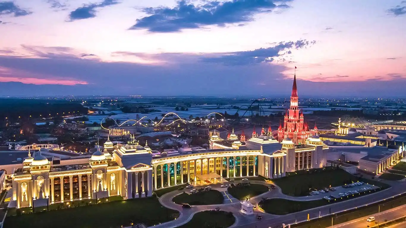 رحلة منتجع أرض الأساطير في أنطاليا