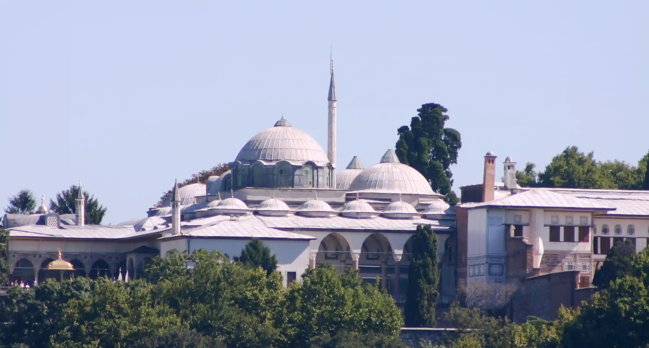 Sultan's Palace In Istanbul