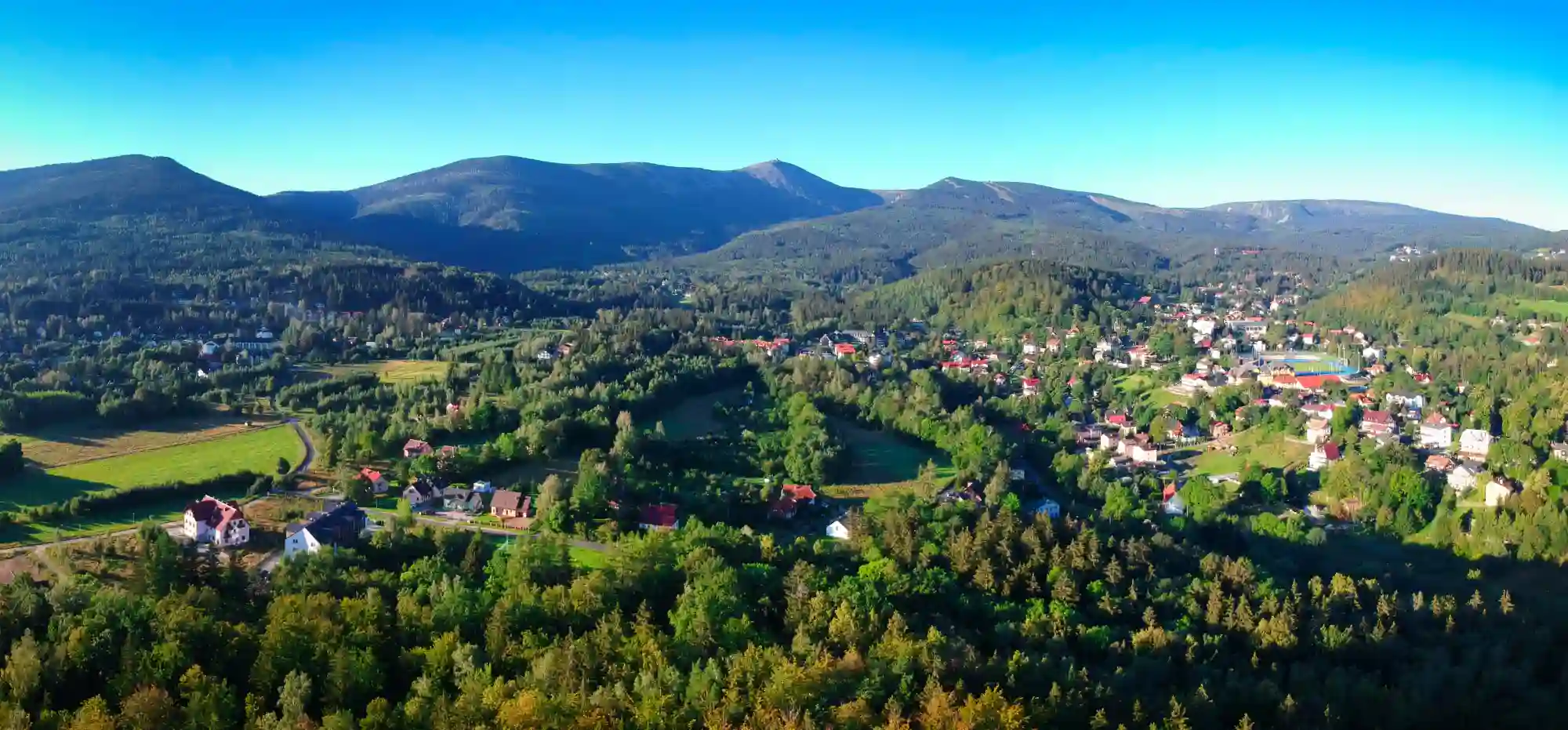 برنامج سياحي الى براغ و كارباتش في إجازة الصيف