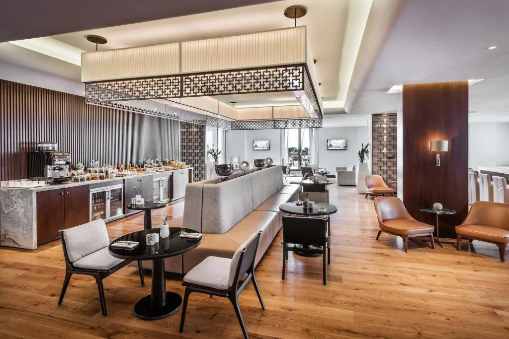 غرفة ديلوكس مع إمكانية الدخول إلى صالة M Club وإطلالة على البحر