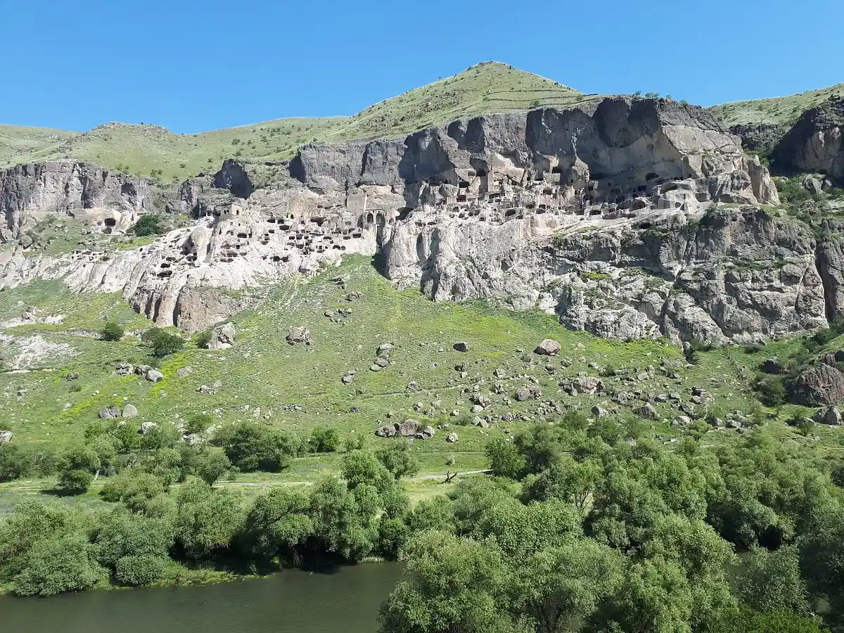 كهوف فردزيا