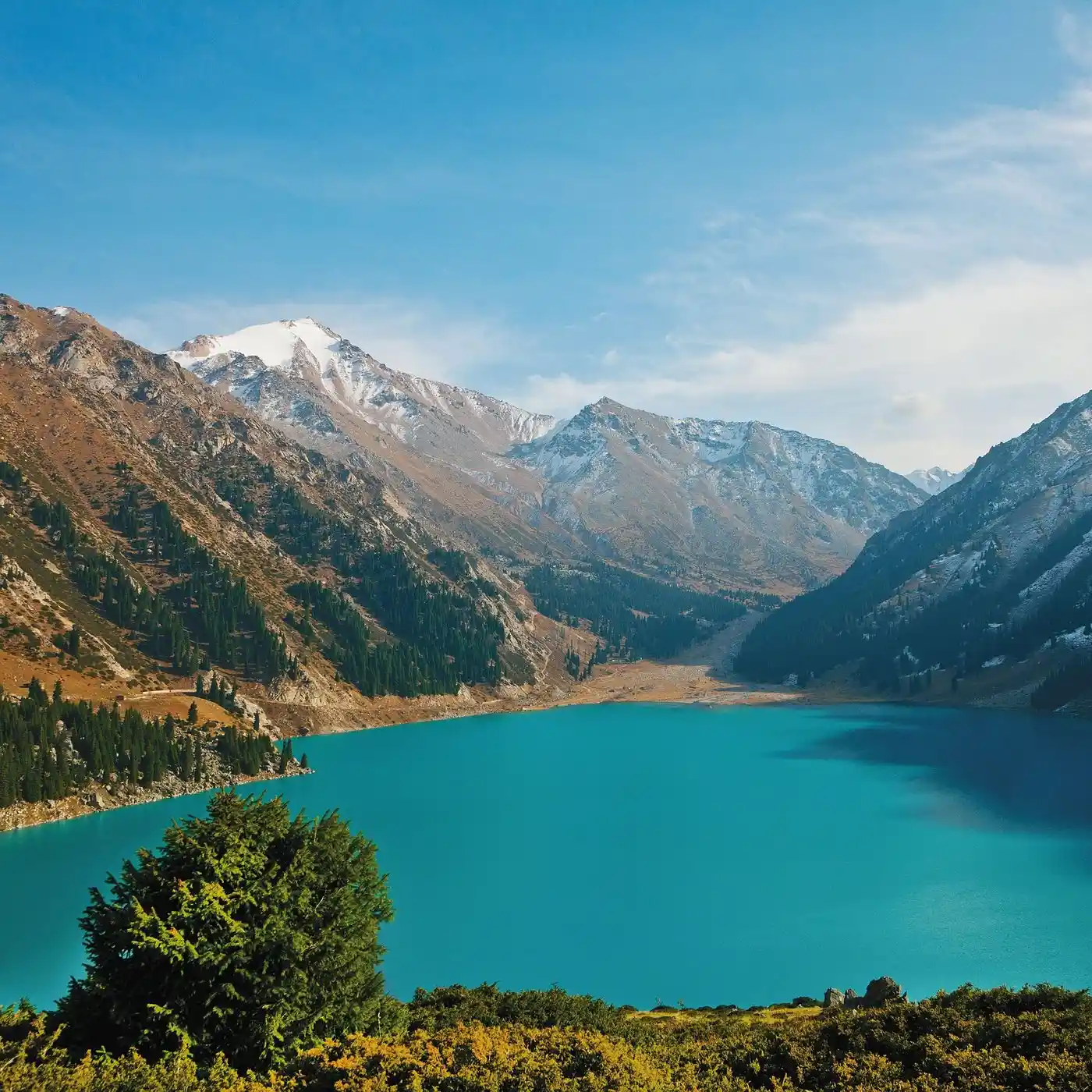 برنامج سياحي الى ألماتي في إجازة الربيع